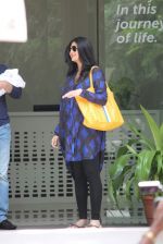 Shilpa Shetty discharged with her baby on 25th May 2012 (5).JPG